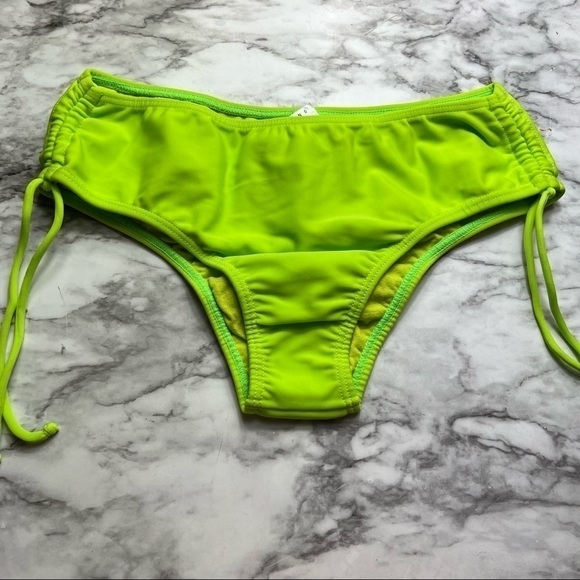 ❤️ Poko Pano Lycra Side Ruched Bikini Bottom - Picture 1 of 10